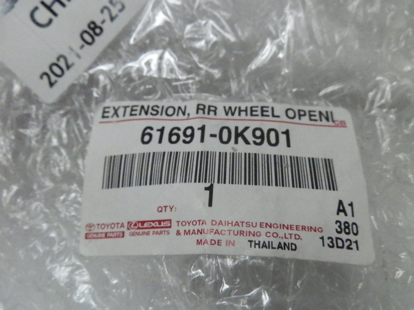 Extensión Buche Trasero Derecho Original para Fortuner