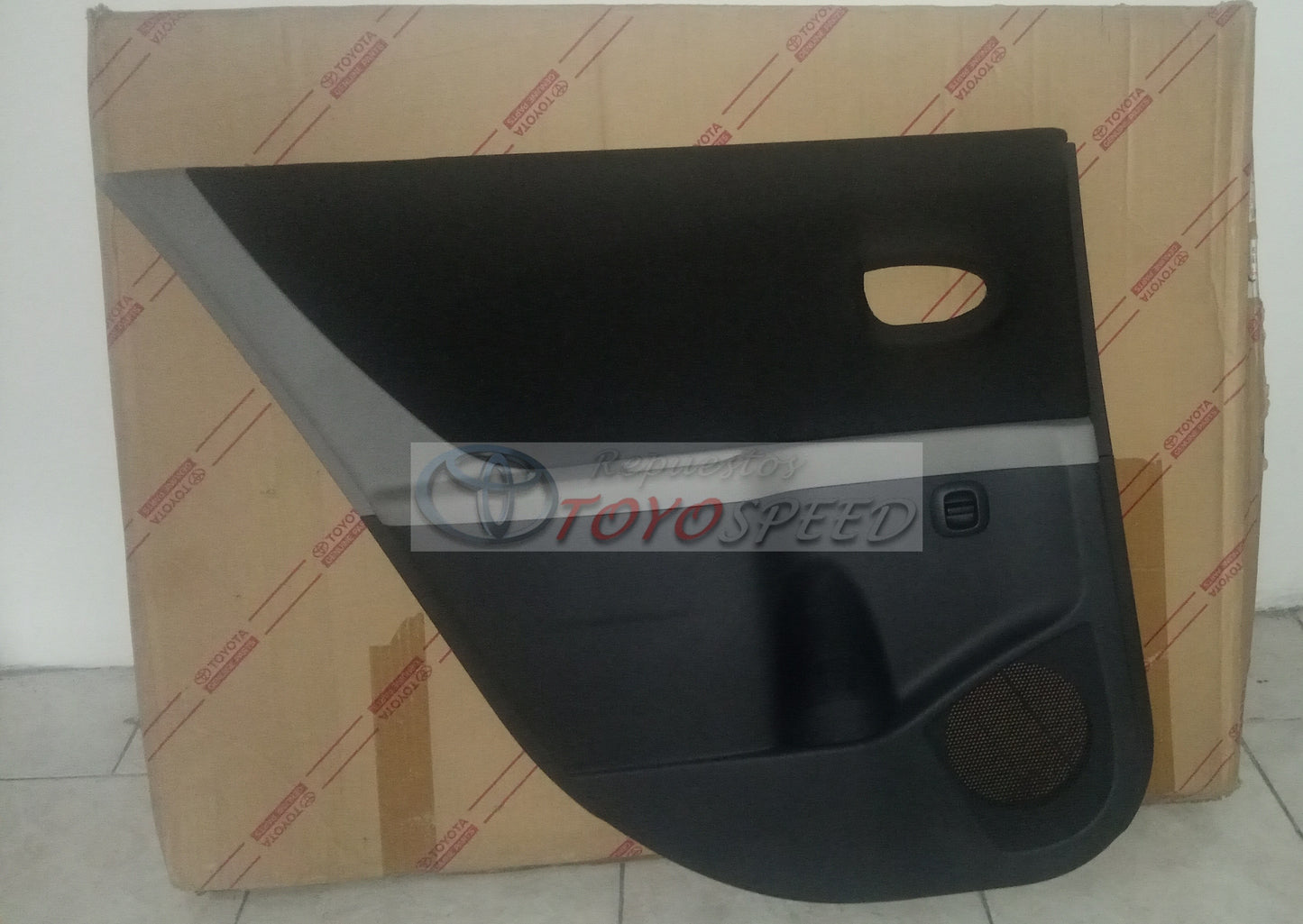 Tapiceria Puerta Trasera Izquierda Original para Yaris