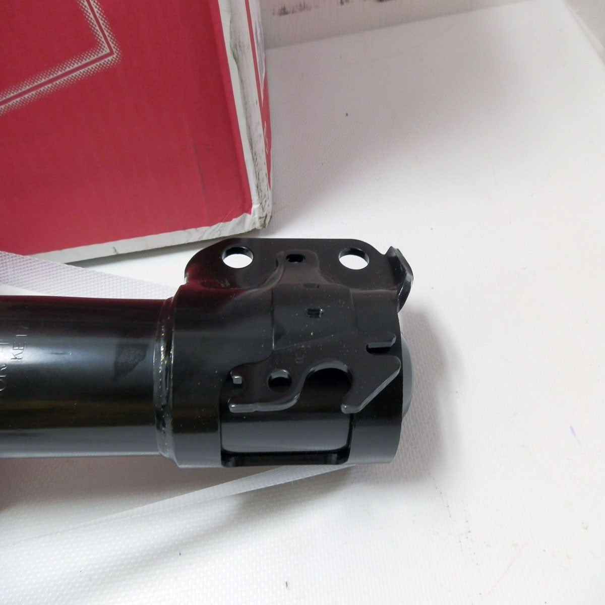 AMORTIGUADORES DELANTEROS MARCA KYB PARA YARIS 2006-2008
