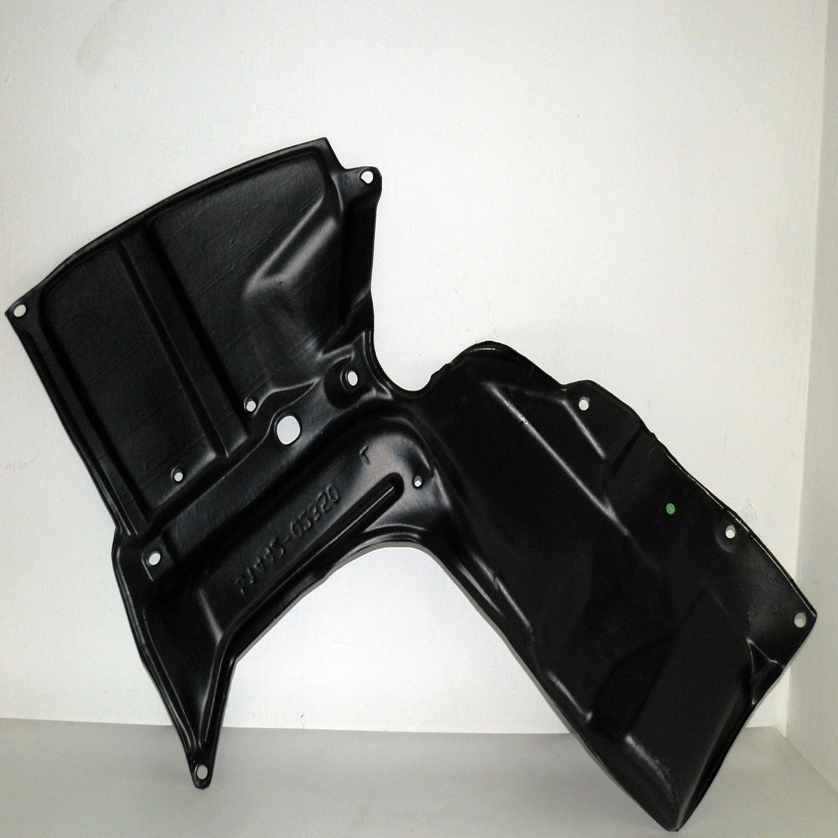 GUARDAPOLVO CARTER MOTOR IZQUIERDO COROLLA 2003-2008