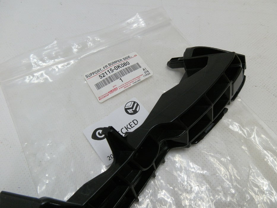 BASE DERECHA PARACHOQUE DELANTERO FORTUNER 2012-2015