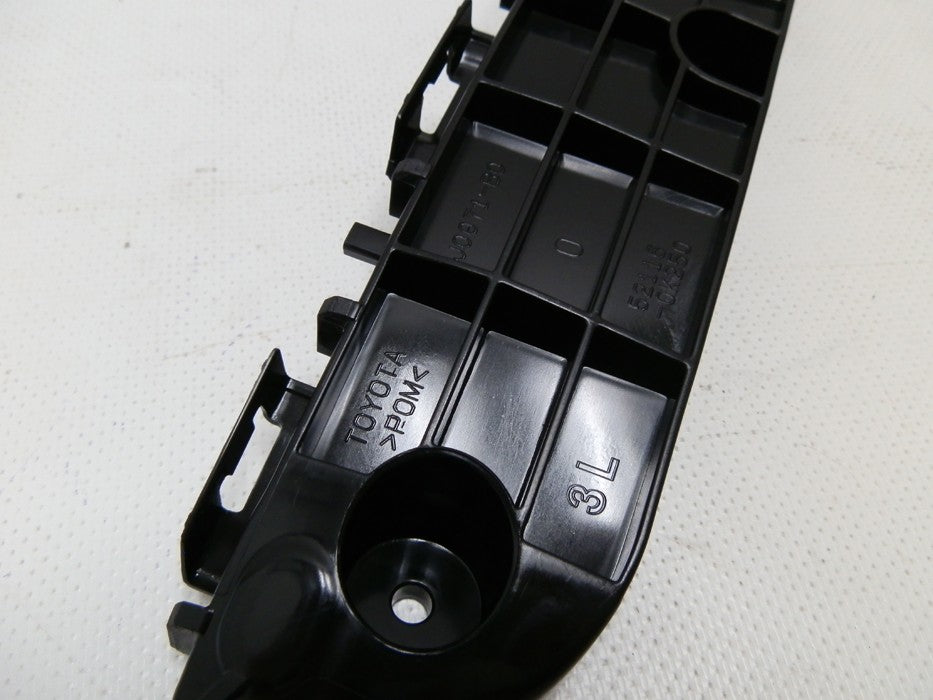 BASE IZQUIERDA PARACHOQUE DELANTERO FORTUNER DUBAI 2016-2020