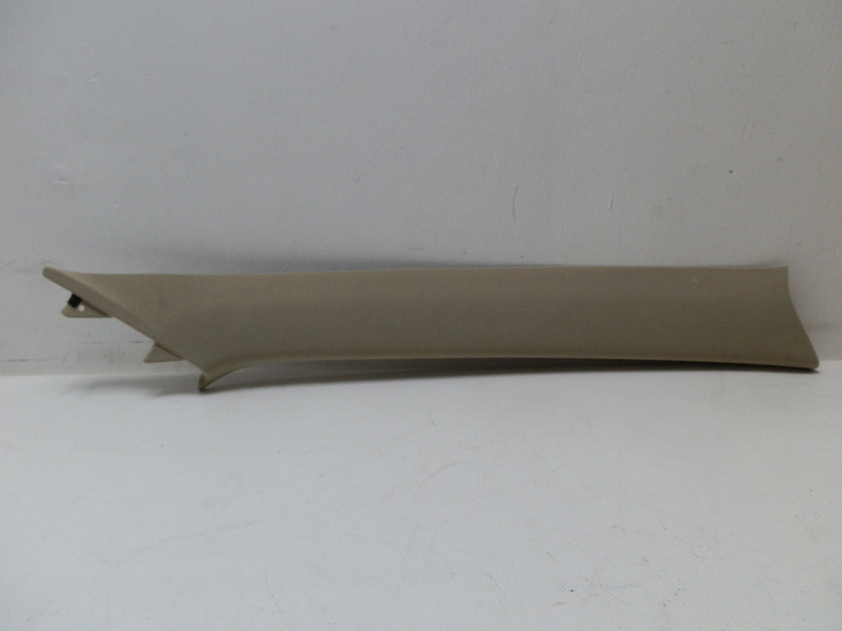 Tapiceria paral delantero derecho original camry 02-05