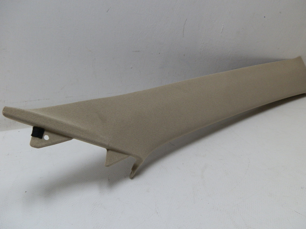 Tapiceria paral delantero derecho original camry 02-05