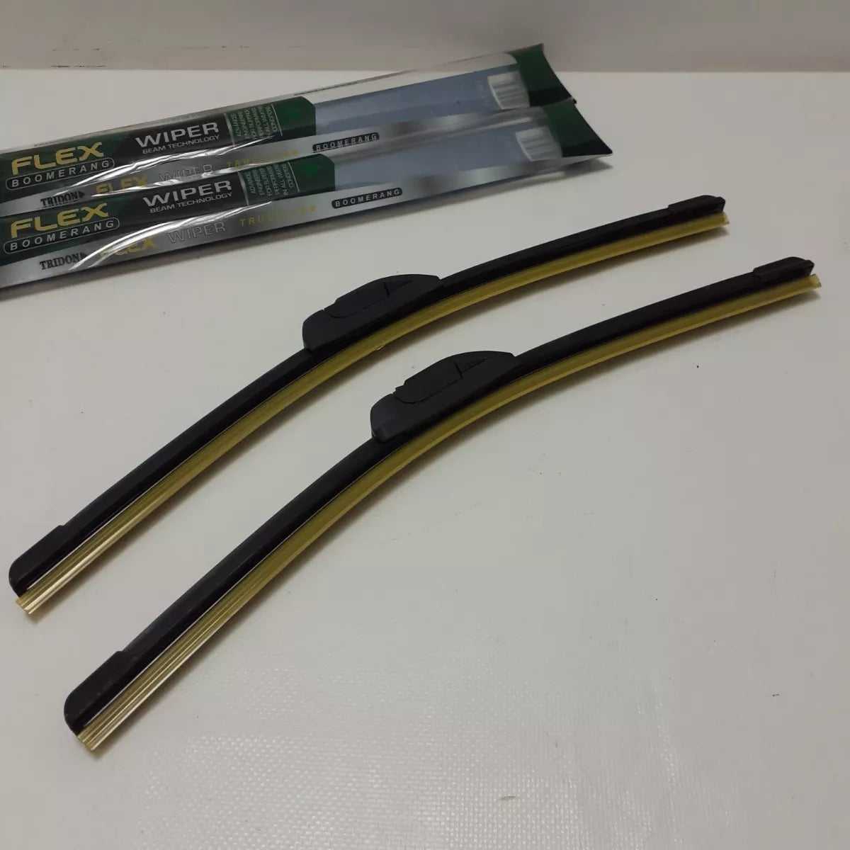Cepillo limpiaparabrisas boomerandg tridon 17 pulgadas