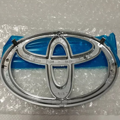 Emblema parrilla original para fortuner 06-08, hilux 06-15