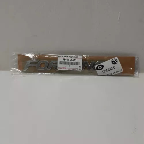 Emblema compuerta original para fortuner 06-11