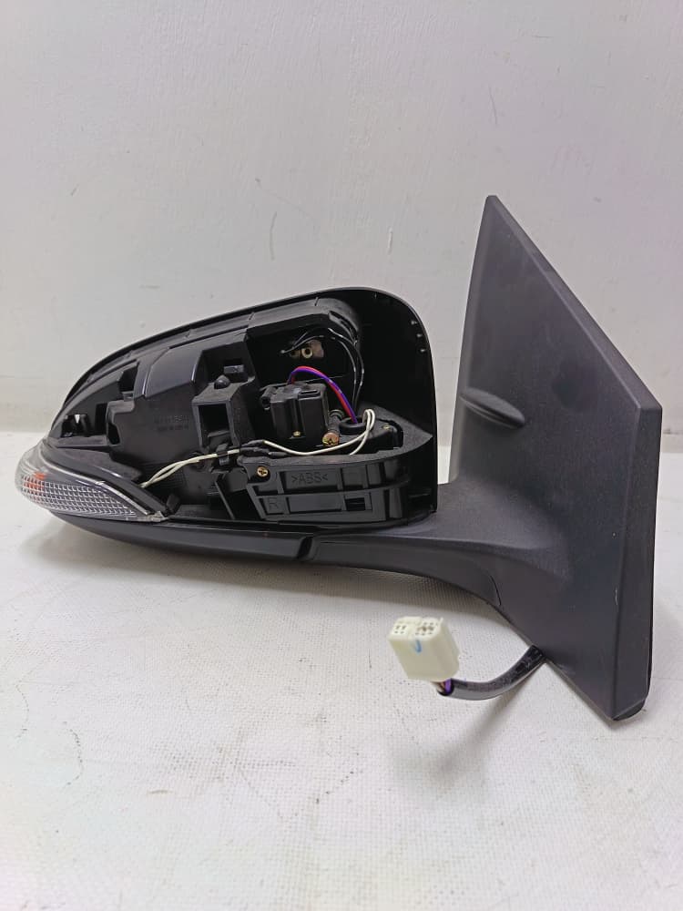 Retrovisor derecho generico para corolla 14-16 modelo s