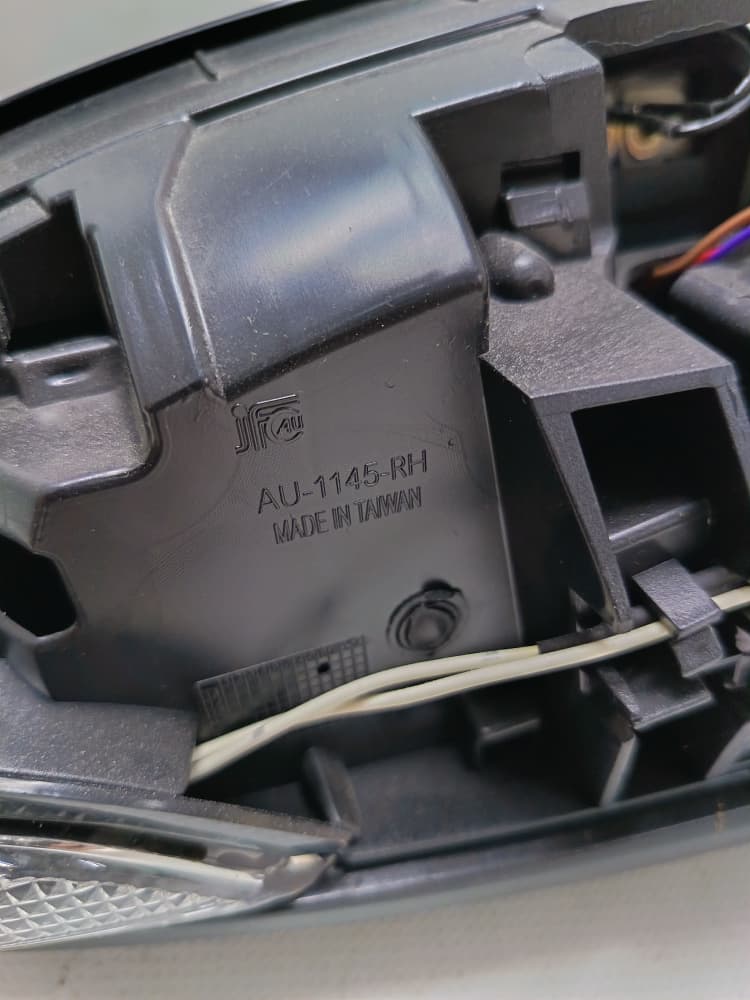 Retrovisor derecho generico para corolla 14-16 modelo s