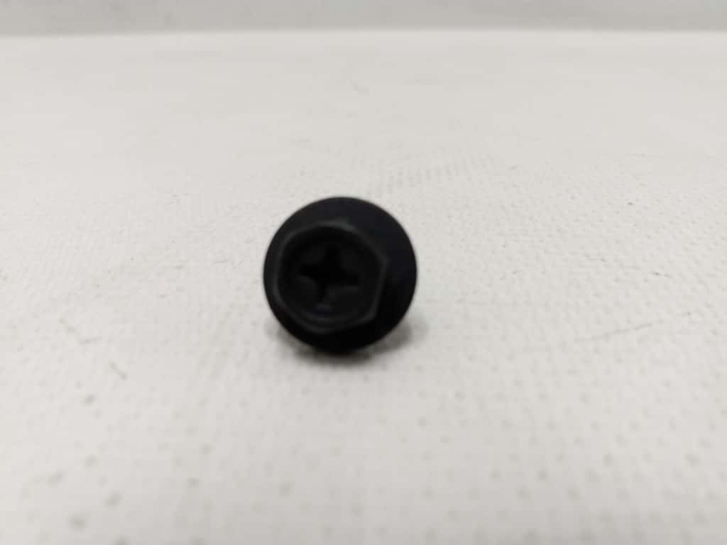 Tornillo con arandela spolier fortuner prado