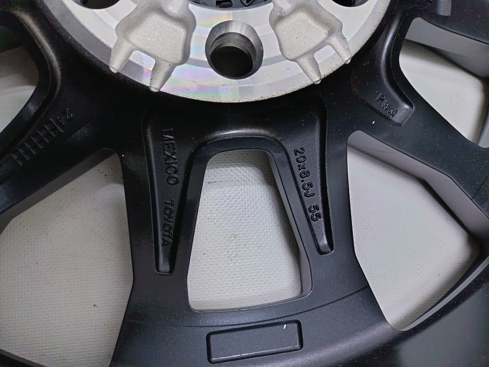 RIN TOYOTA TRD NEGRO 20 PULGADAS TUNDRA 2022 SEQUOIA 2023